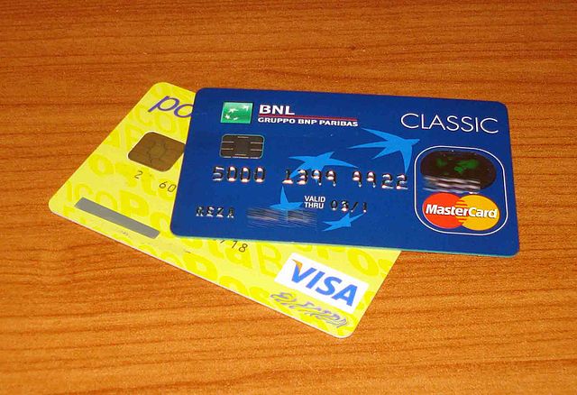 640px-Credit_card_samp