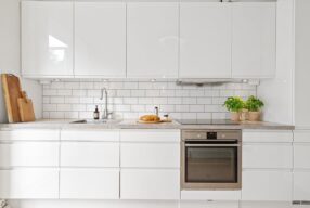 Smart Ways to Budget Your Kitchen Remodel: Allocating for Quartz Worktops